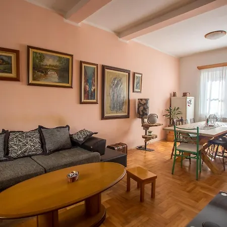 בית אירוח Late Story *